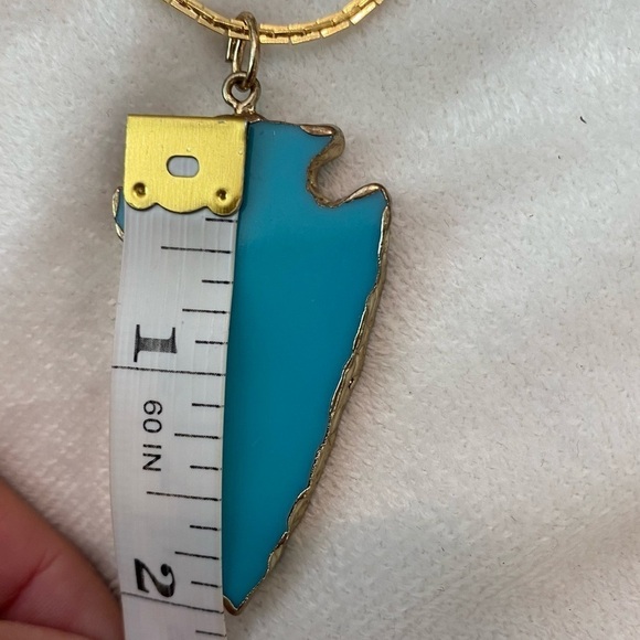 Faux Turquoise Arrow Head Gold Tone Chain Accents 24” Long boho southwestern - Picture 10 of 16